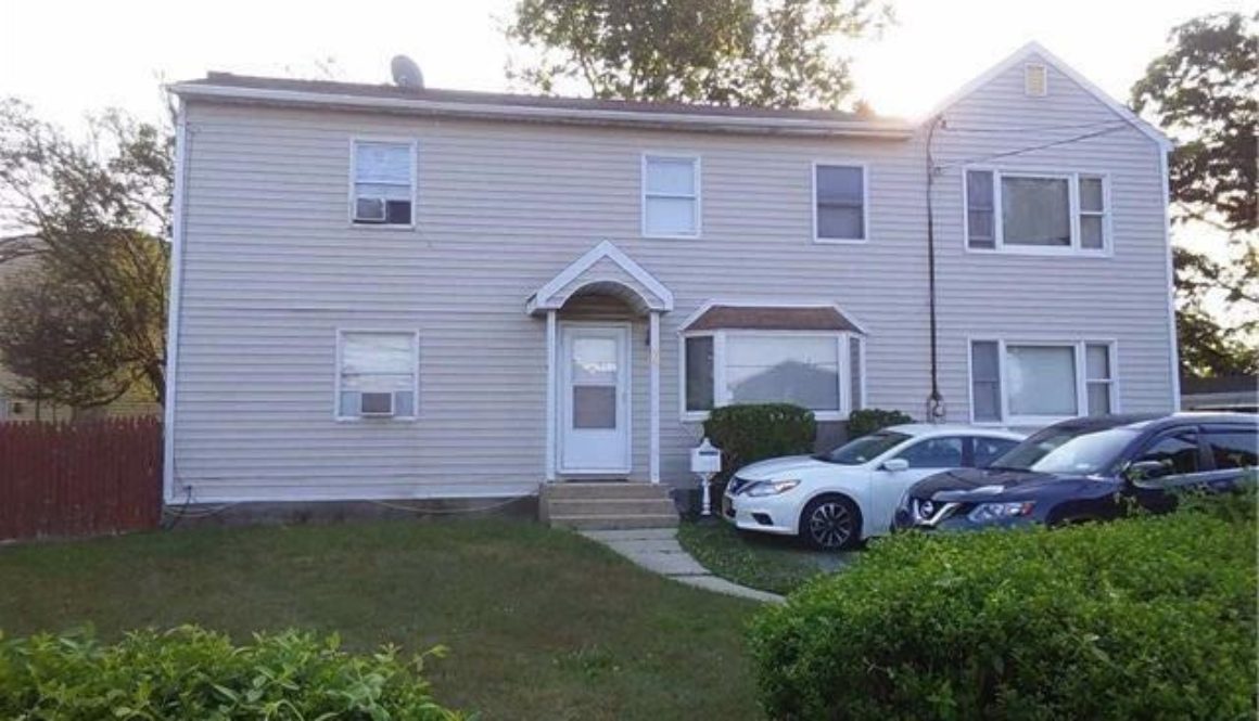 34 Paula Dr, Farmingdale, NY