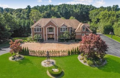 3 Windham Court, Muttontown, NY